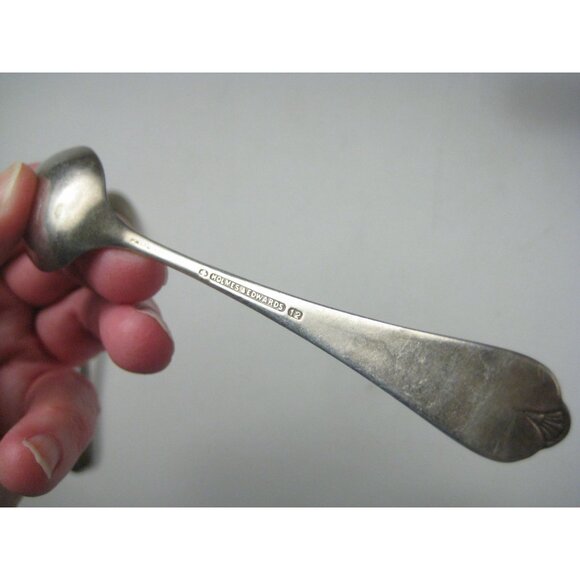 Holmes and Edwards Vintage Silver Plated Teaspoons Set Of 2 Spoons - Picture 4 of 7